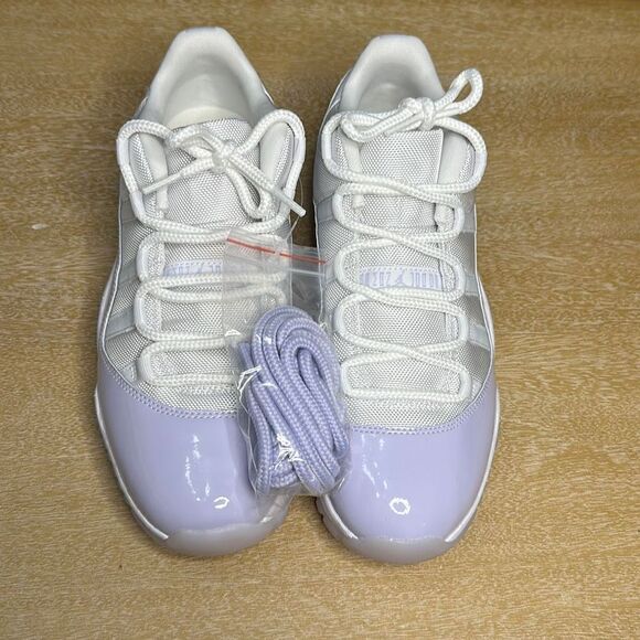 Nike Air Jordan 11 Retro Low - Picture 2 of 8
